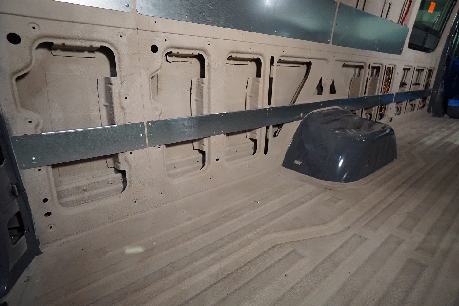 07+ Sprinter Van 170 EXT - Lower Furniture Wall Brace Kit